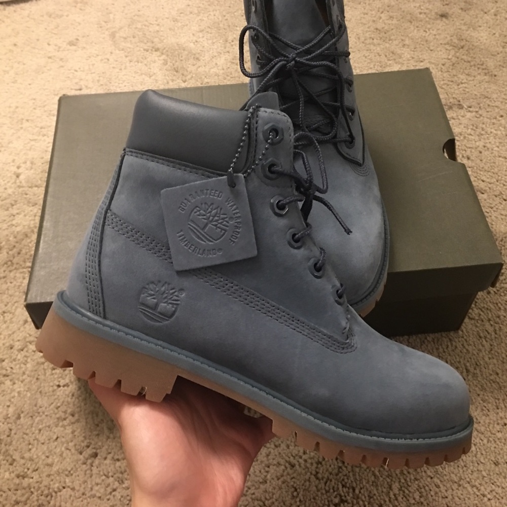 Timberland 6” premium boots (size 5 big boy)
